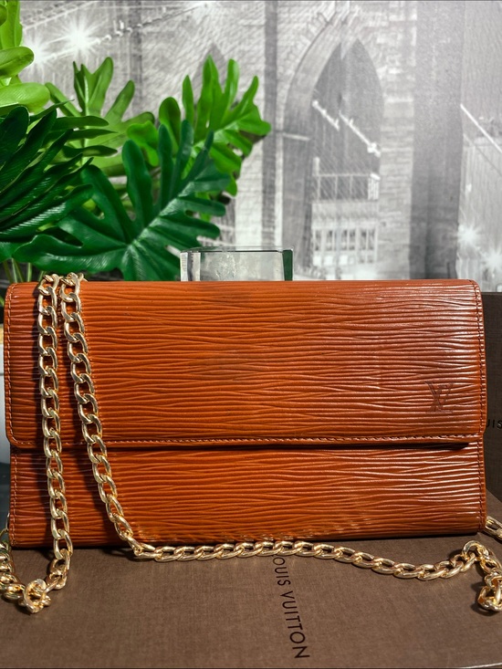 Louis Vuitton Handbags - Authentic Louis Vuitton Epi International Wallet